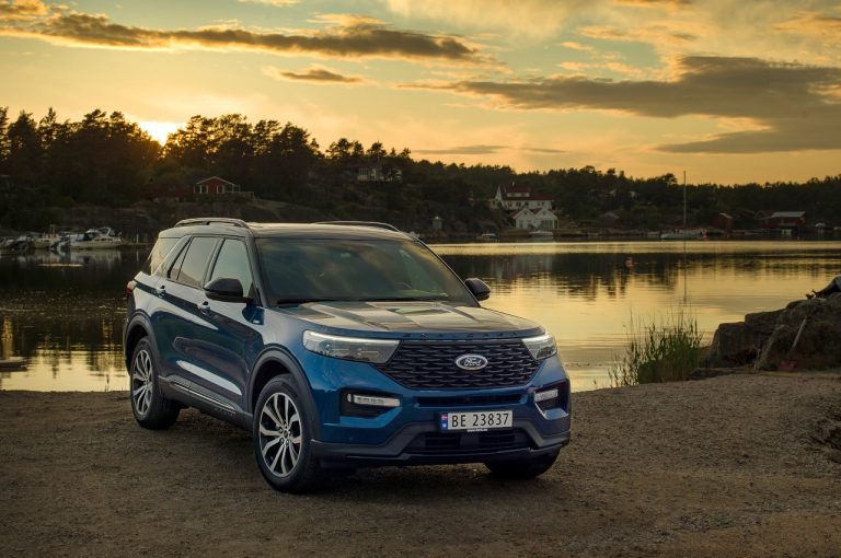 Ford Explorer Plug-in Hybrid 2020: immagini ufficiali