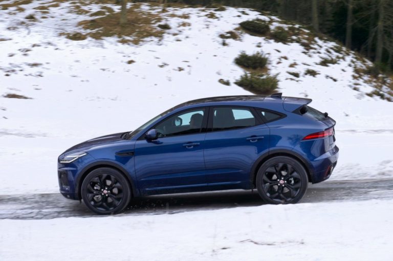 Jaguar E-Pace 2021: immagini ufficiali