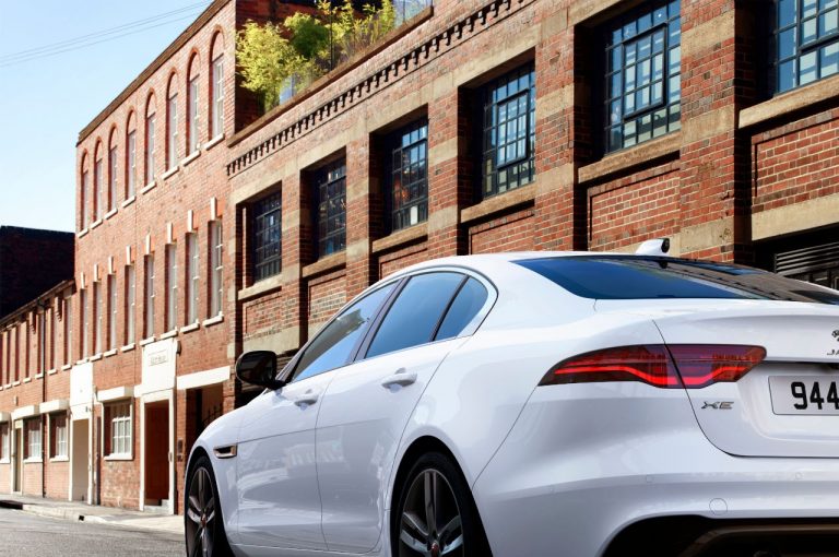 Jaguar XE 2021: immagini ufficiali
