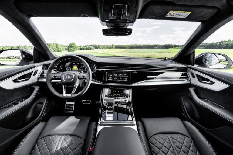 Audi Q8 TFSI e quattro 2021: immagini ufficiali