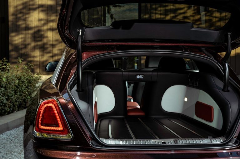 Niels Van Roij Design Silver Spectre Shooting Brake 2020