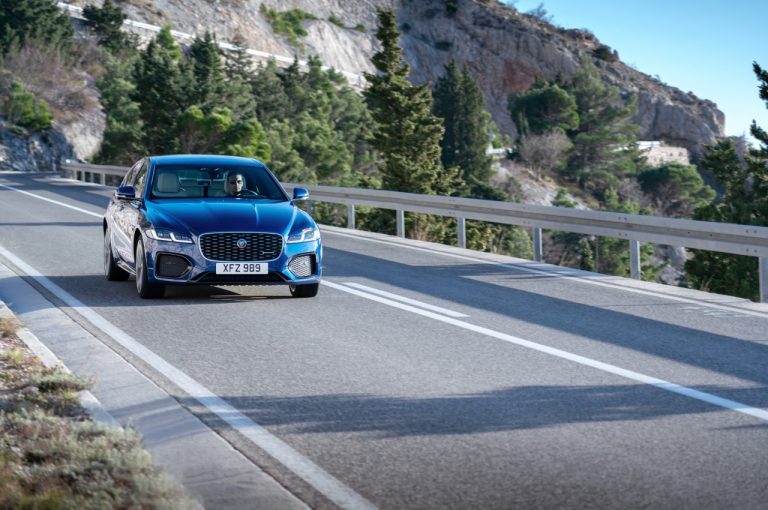 Jaguar XF 2021: immagini ufficiali