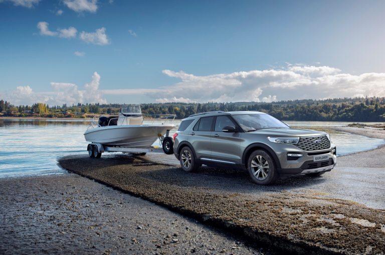 Ford Explorer Plug-in Hybrid 2020: immagini ufficiali