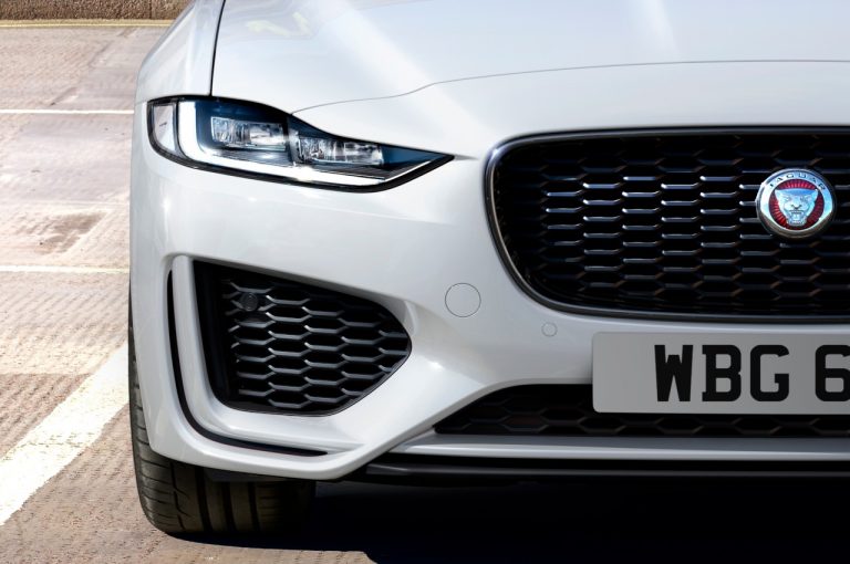 Jaguar XE 2021: immagini ufficiali