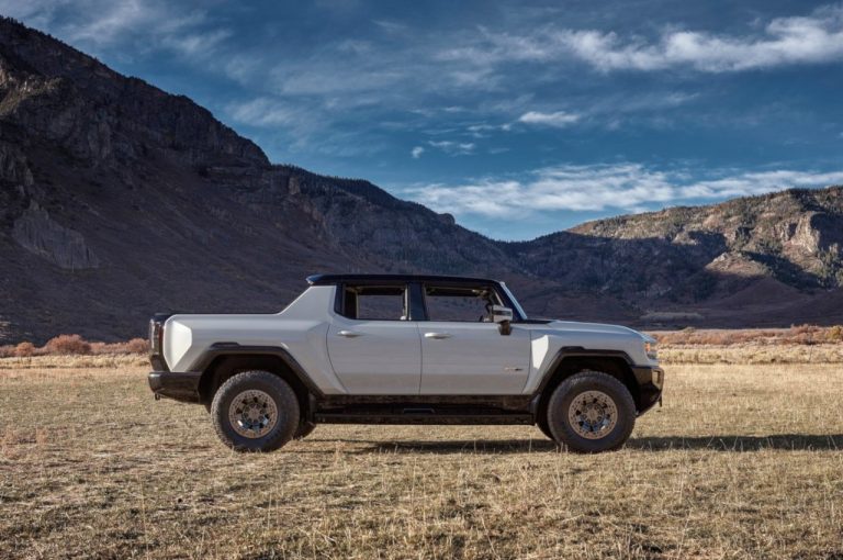 GMC Hummer EV: immagini ufficiali