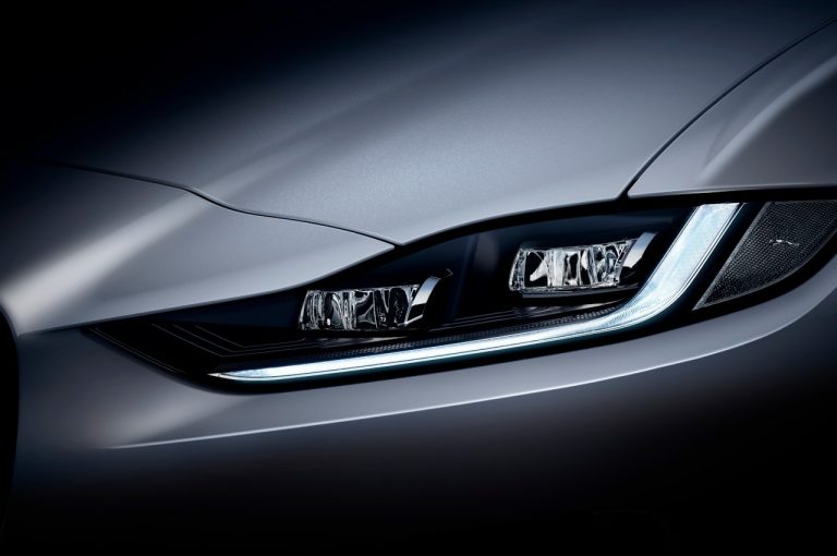 Jaguar XE 2021: immagini ufficiali