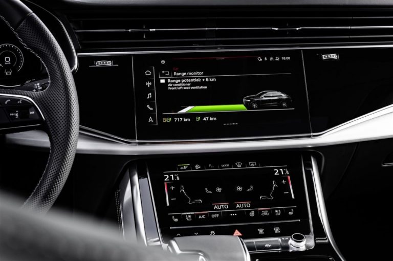 Audi Q8 TFSI e quattro 2021: immagini ufficiali