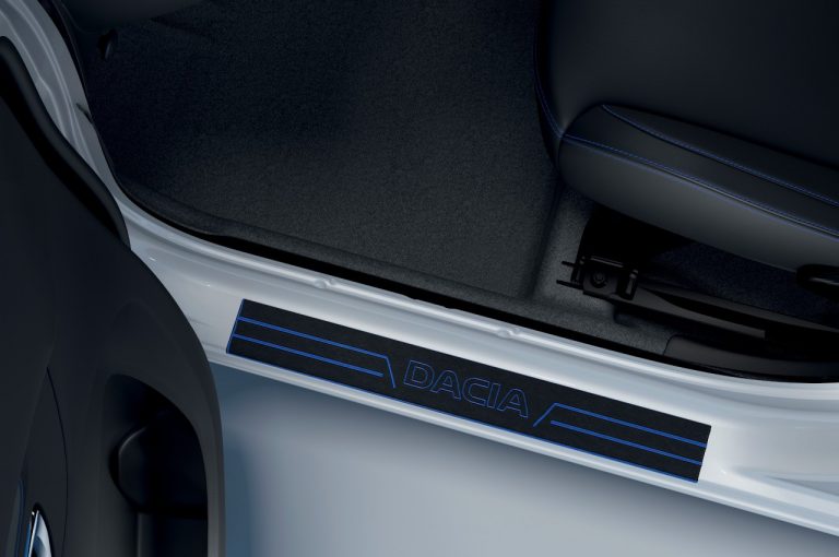 Dacia Spring per car sharing: immagini ufficiali
