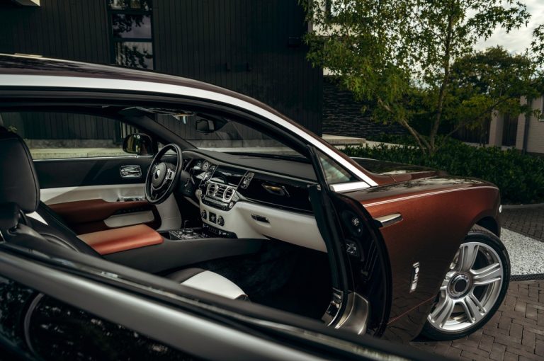 Niels Van Roij Design Silver Spectre Shooting Brake 2020