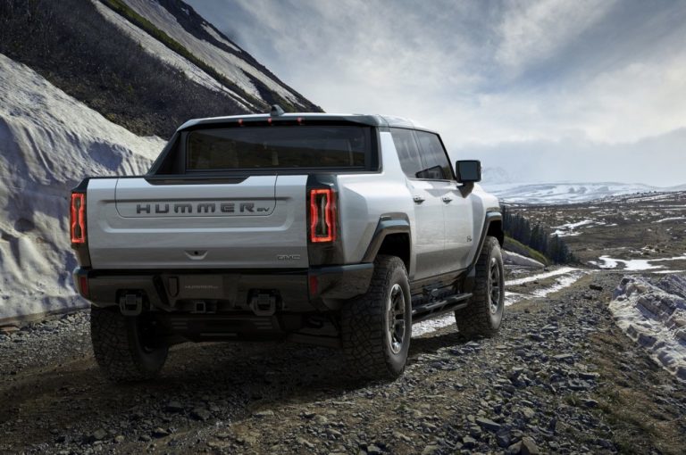 GMC Hummer EV: immagini ufficiali