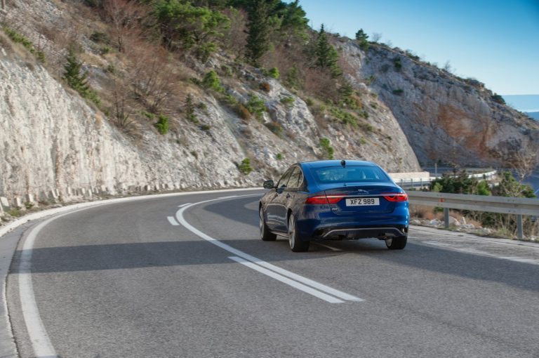 Jaguar XF 2021: immagini ufficiali