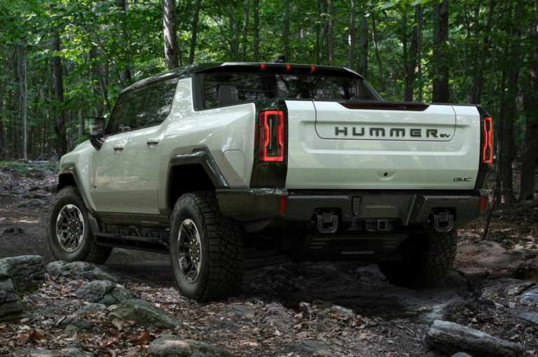 GMC Hummer EV: immagini ufficiali