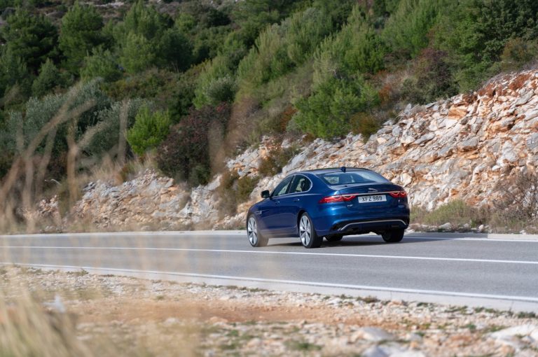 Jaguar XF 2021: immagini ufficiali