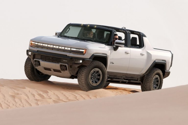 GMC Hummer EV: immagini ufficiali