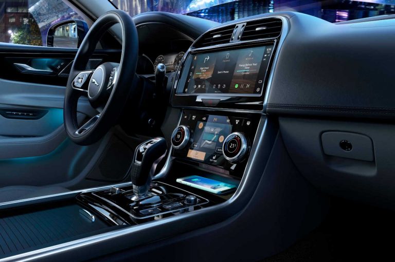 Jaguar XE 2021: immagini ufficiali