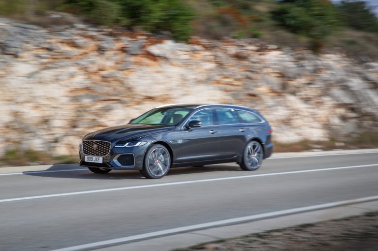 Jaguar XF 2021: immagini ufficiali