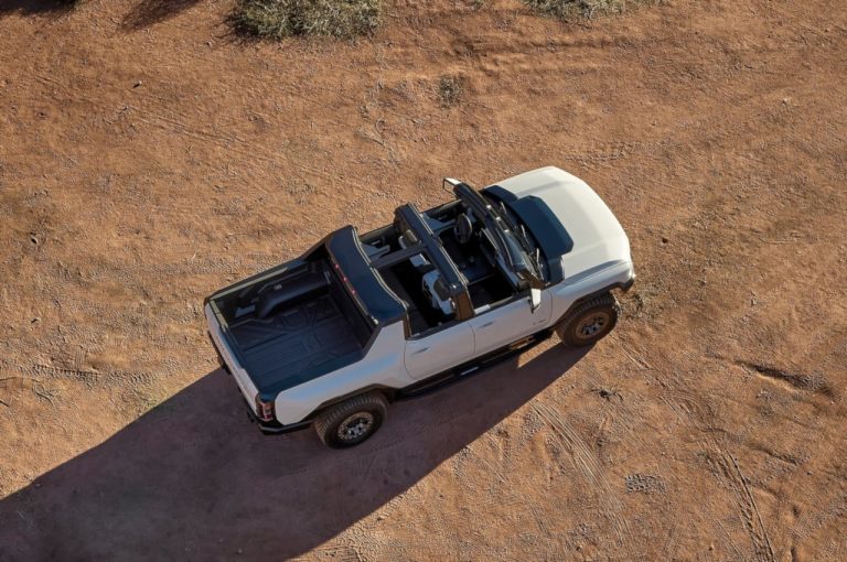 GMC Hummer EV: immagini ufficiali