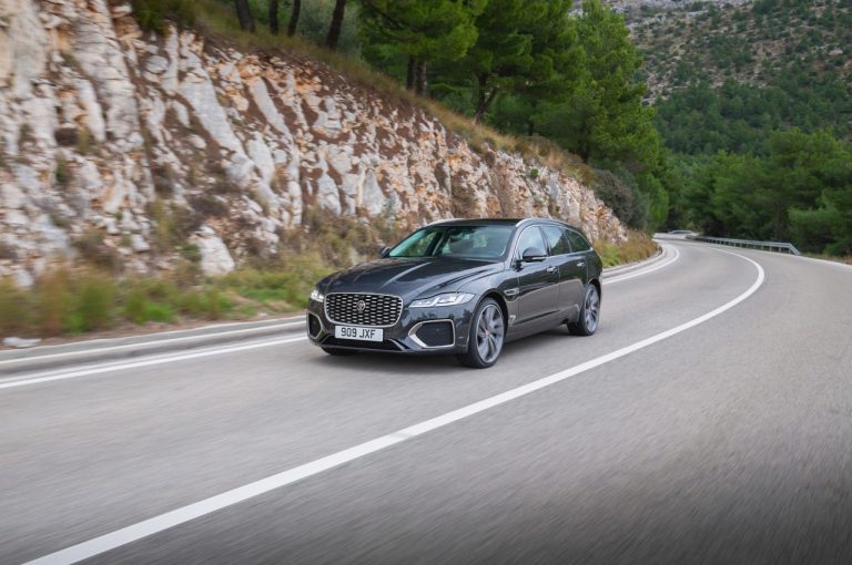Jaguar XF 2021: immagini ufficiali