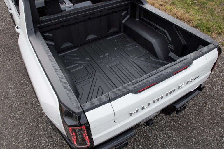 GMC Hummer EV: immagini ufficiali