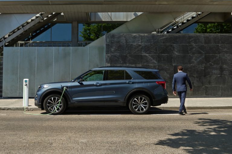 Ford Explorer Plug-in Hybrid 2020: immagini ufficiali