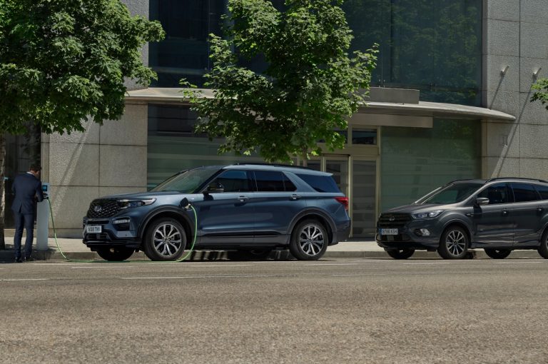 Ford Explorer Plug-in Hybrid 2020: immagini ufficiali