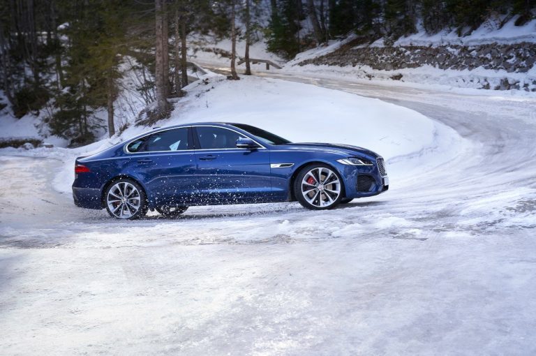 Jaguar XF 2021: immagini ufficiali
