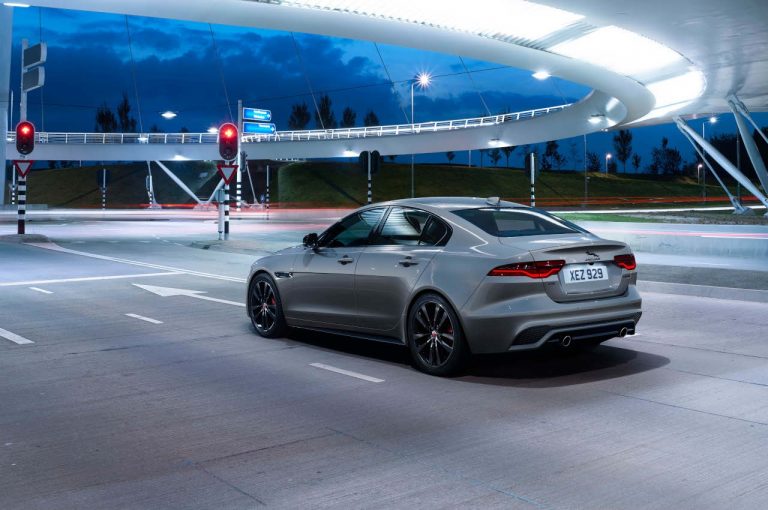 Jaguar XE 2021: immagini ufficiali