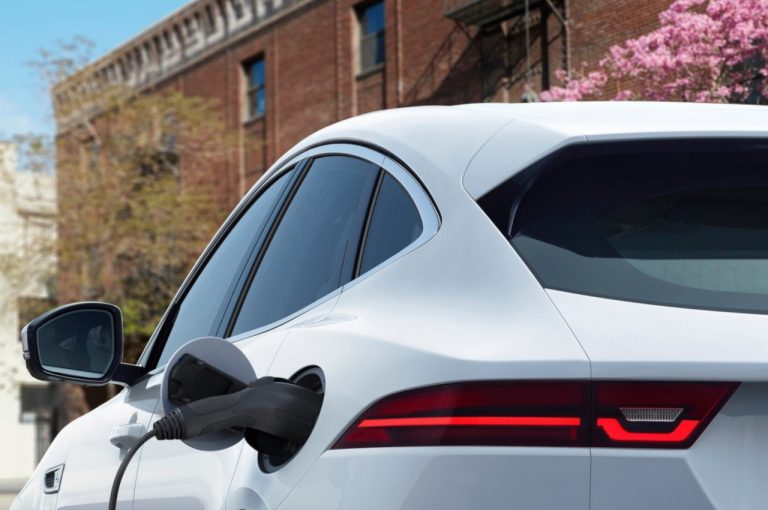 Jaguar E-Pace 2021: immagini ufficiali