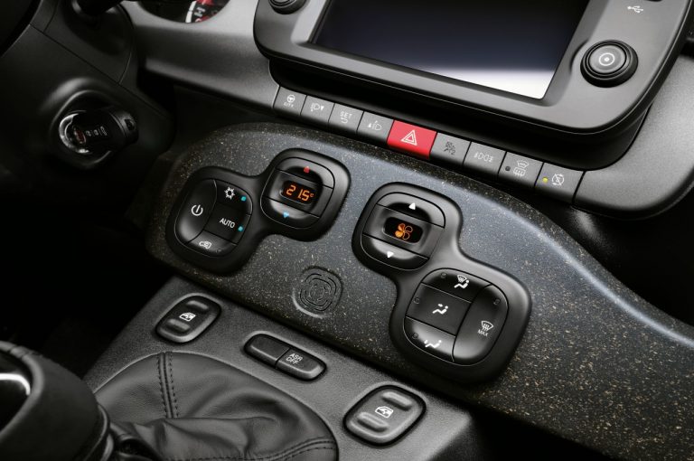 Fiat Panda Life, Fiat Panda Sport e Fiat Panda Cross 2021: immagini ufficiali