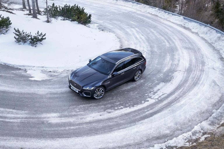 Jaguar XF 2021: immagini ufficiali
