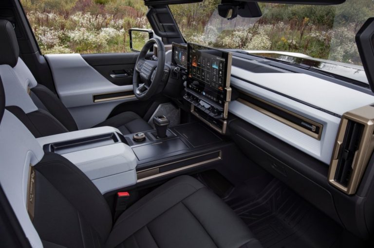 GMC Hummer EV: immagini ufficiali