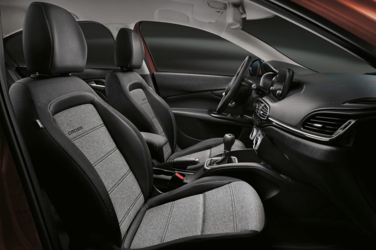 Fiat Tipo Life, City Life, Cross e City Cross 2021: immagini ufficiali