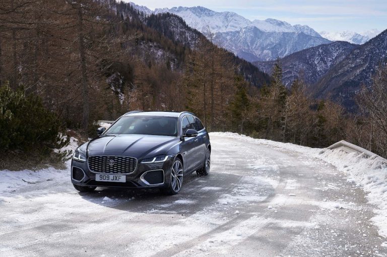 Jaguar XF 2021: immagini ufficiali