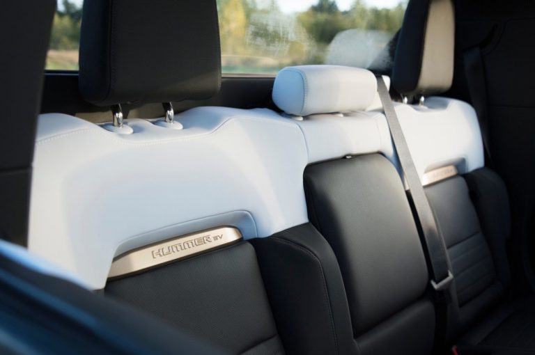 GMC Hummer EV: immagini ufficiali