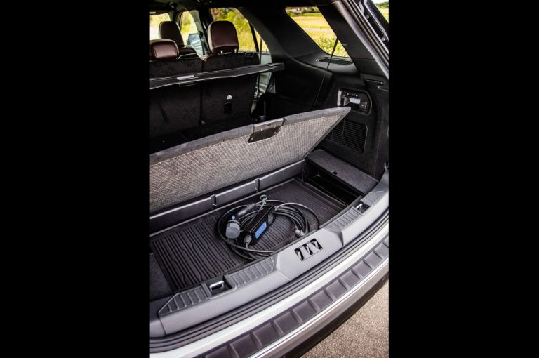 Ford Explorer Plug-in Hybrid 2020: immagini ufficiali