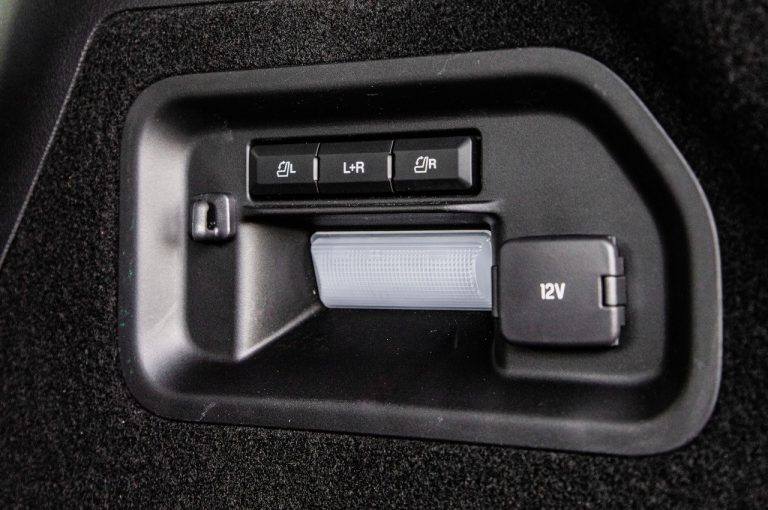 Ford Explorer Plug-in Hybrid 2020: immagini ufficiali