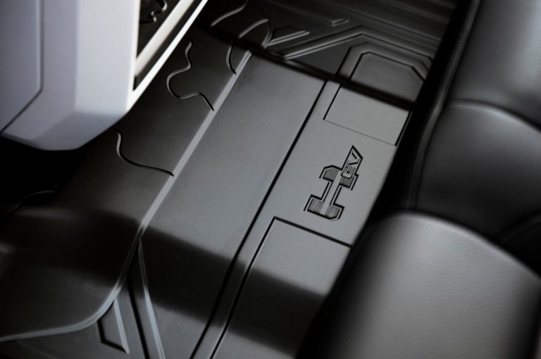 GMC Hummer EV: immagini ufficiali