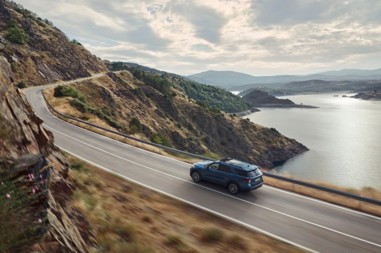 Ford Explorer Plug-in Hybrid 2020: immagini ufficiali