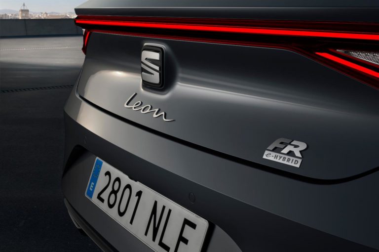 Seat Leon 1.4 e-Hybrid 2021: immagini ufficiali