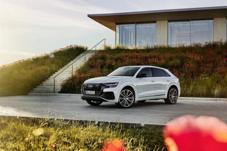 Audi Q8 TFSI e quattro 2021: immagini ufficiali