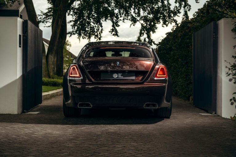 Niels Van Roij Design Silver Spectre Shooting Brake 2020