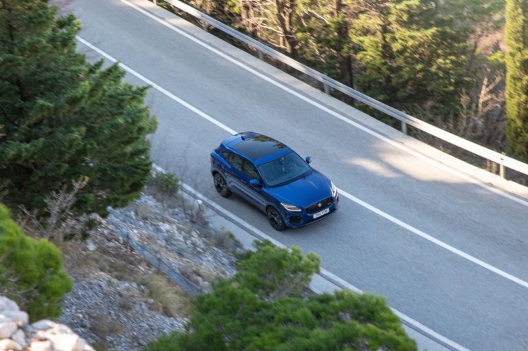 Jaguar E-Pace 2021: immagini ufficiali