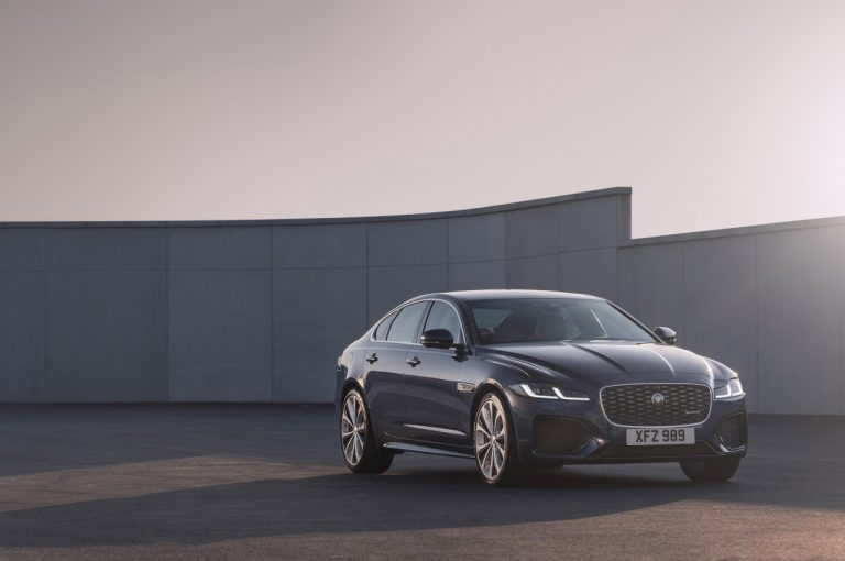 Jaguar XF 2021: immagini ufficiali