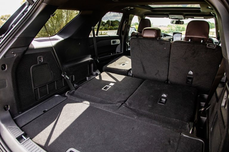 Ford Explorer Plug-in Hybrid 2020: immagini ufficiali