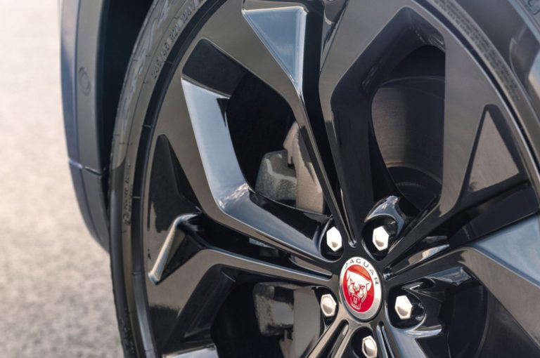 Jaguar E-Pace 2021: immagini ufficiali