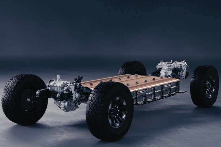 GMC Hummer EV: immagini ufficiali