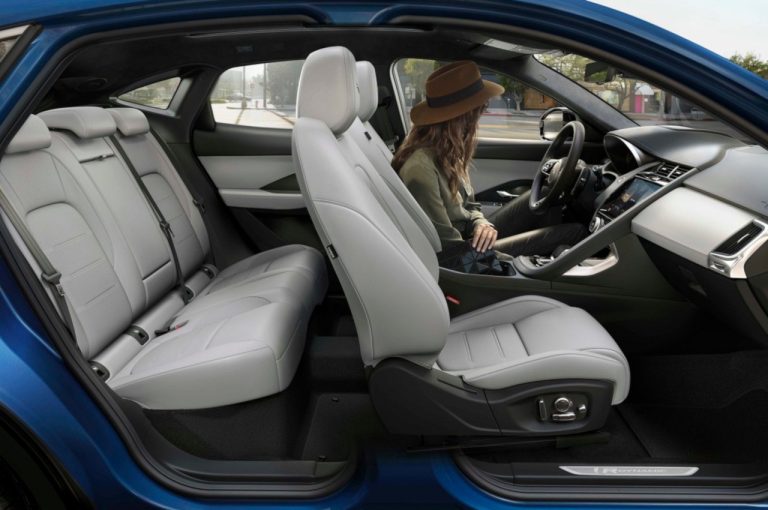 Jaguar E-Pace 2021: immagini ufficiali