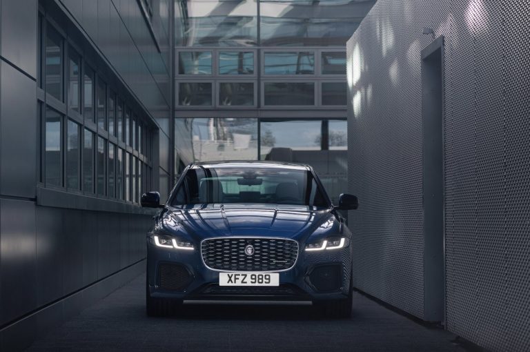 Jaguar XF 2021: immagini ufficiali