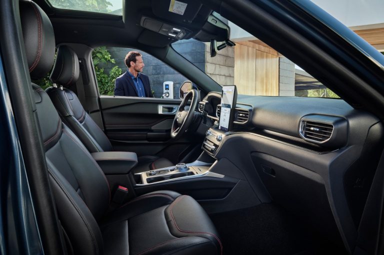 Ford Explorer Plug-in Hybrid 2020: immagini ufficiali