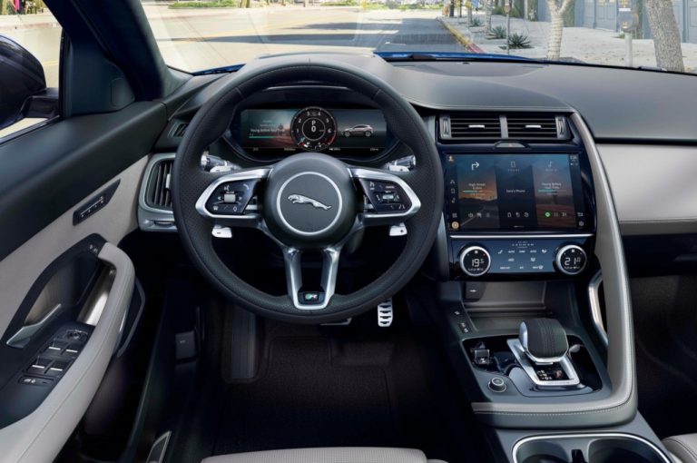Jaguar E-Pace 2021: immagini ufficiali